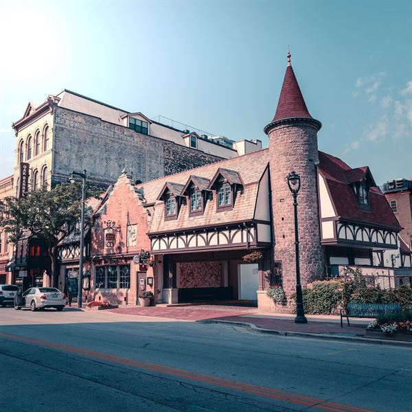 Mader's Restaurant & Catering