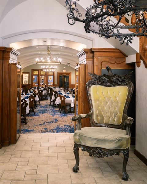 Mader's Restaurant & Catering