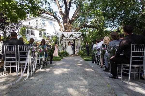 Newcastle Wedding Gardens & Red Horse Barn