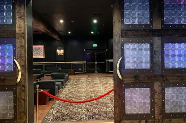 Safari Grille & Game Lounge