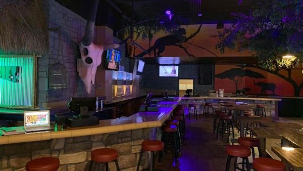 Safari Grille & Game Lounge