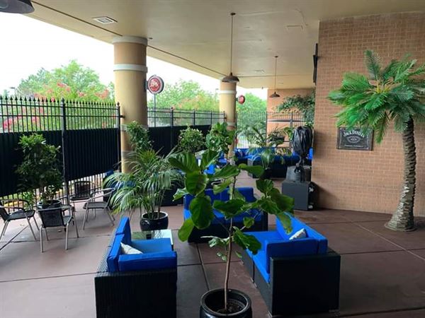 Safari Grille & Game Lounge