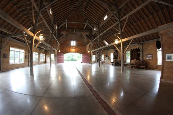 Red Run Bison & Horse Farm