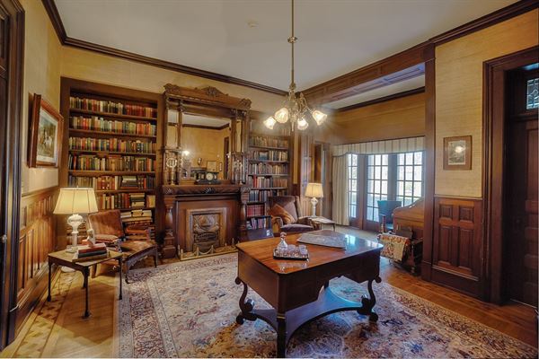 J.E. Reeves Victorian Home and Museum