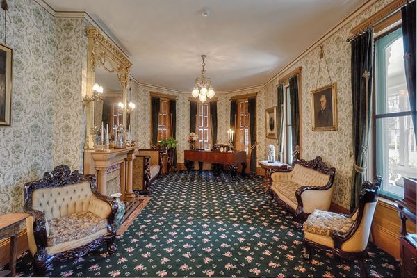 J.E. Reeves Victorian Home and Museum