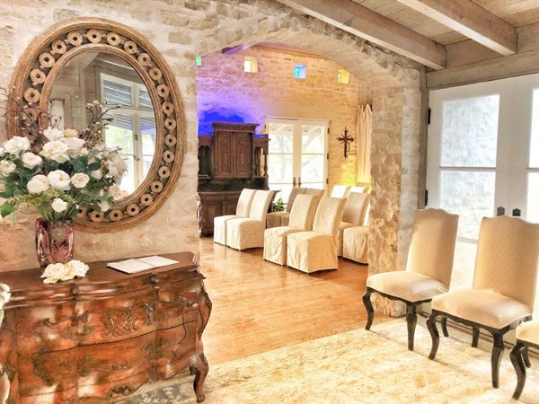 The Heirloom Hideaway & Arboreum