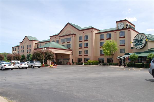 The Plaza Hotel & Suites