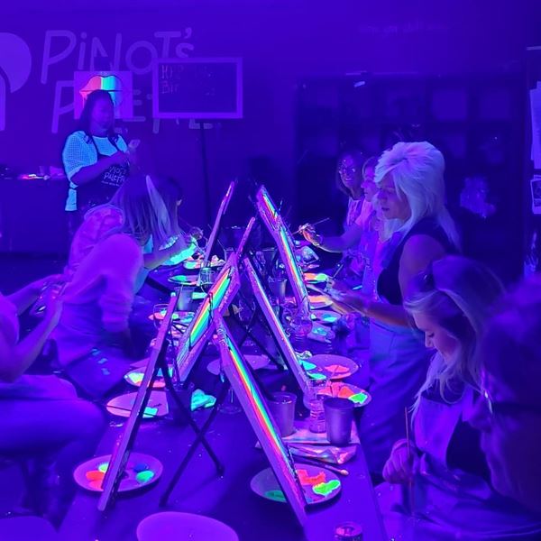 Pinot's Palette East Meadow