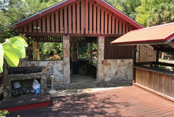 Cedar Lakes Woods and Gardens