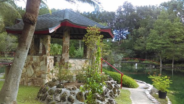 Cedar Lakes Woods and Gardens