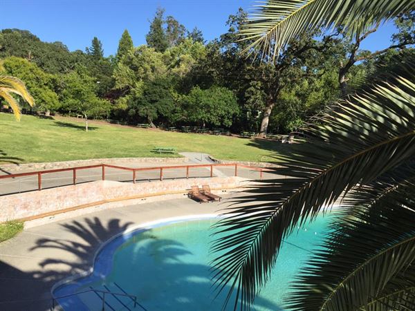 Mortons Warm Springs Resort