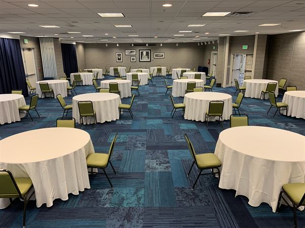 Holiday Inn Hotel & Suites North Beach