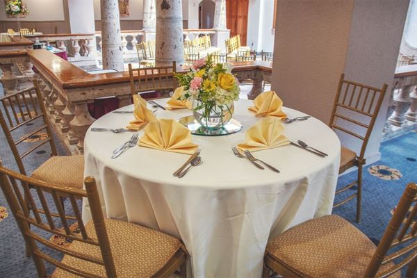 MCM Elegante Hotel & Conference Center