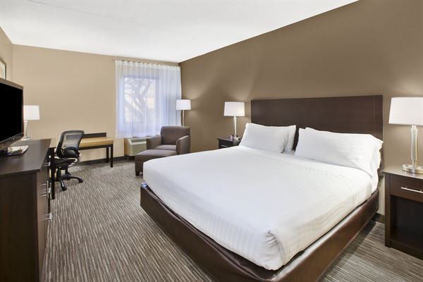 Holiday Inn Express Detroit-Warren