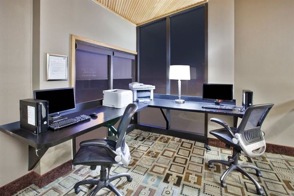 Holiday Inn Express Detroit-Warren