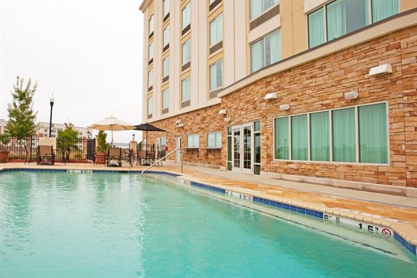 Holiday Inn Express & Suites Columbus At Northlake