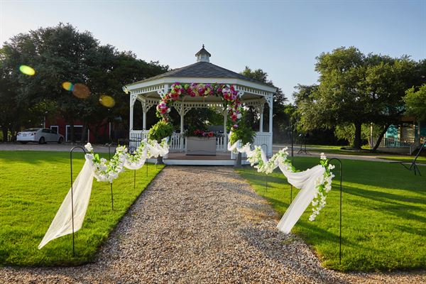 Yellow House Bed and Breakfast & Event Center