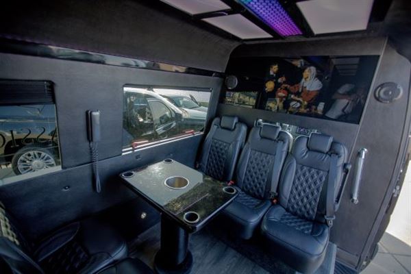 Klassic Limousine, Inc