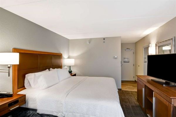 Hampton Inn by Hilton Milford