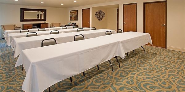 Holiday Inn Express & Suites Branson 76 Central