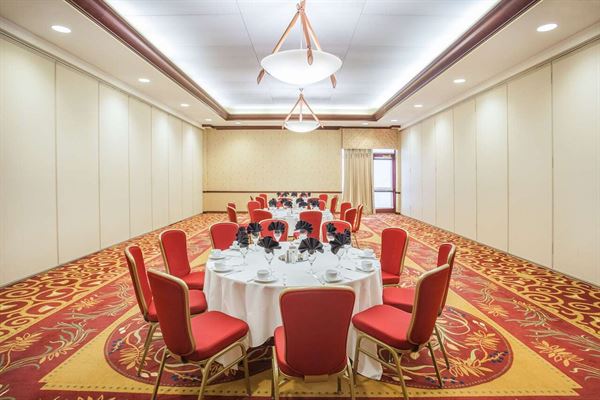 Sonesta Milwaukee West