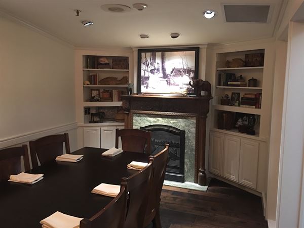 Hemingways Restaurant