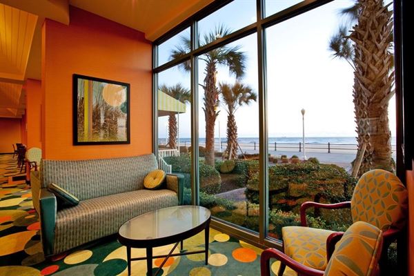 Holiday Inn Express & Suites Va Beach Oceanfront