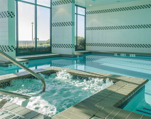 Holiday Inn Express & Suites Va Beach Oceanfront