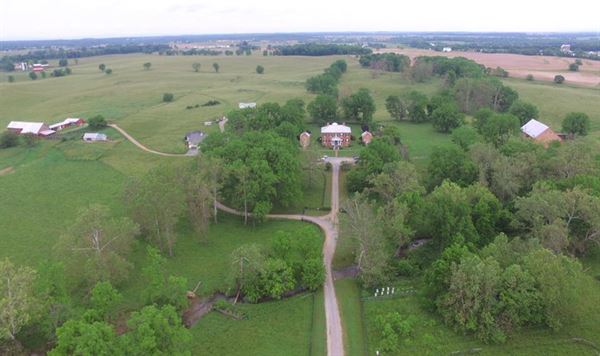 Smithfield Inn Bed & Breakfast Restaurant and Tavern