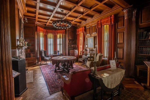 Wistariahurst Museum