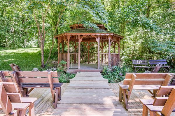 Butterfly Hollow Bed & Breakfast