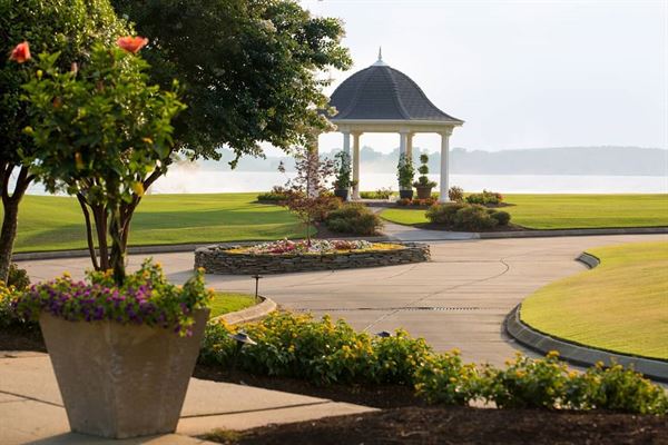 Two Rivers Country Club