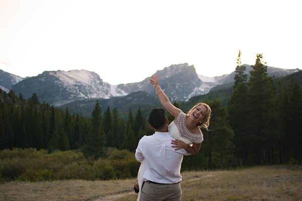 Modern Moments Photography LLC