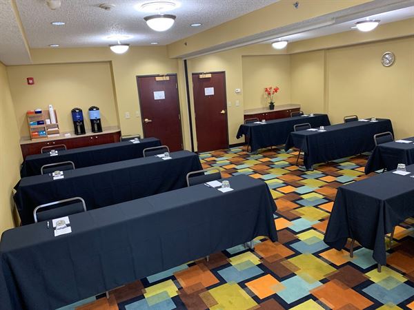 Holiday Inn Express Grove City