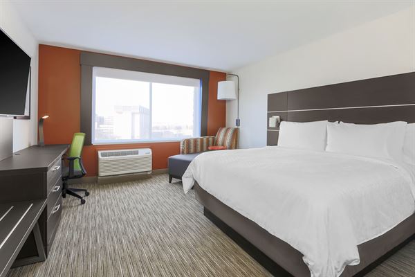 Holiday Inn Express & Suites Chicago O'Hare