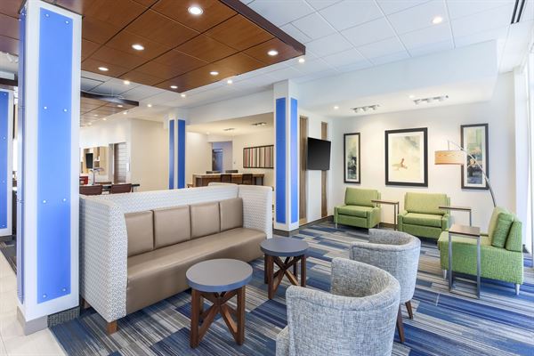 Holiday Inn Express & Suites Chicago O'Hare