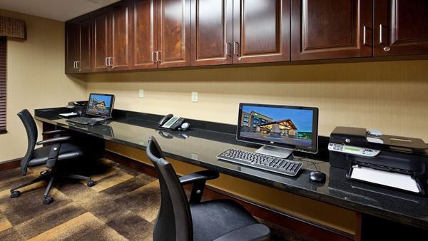 Holiday Inn Express & Suites Great Falls