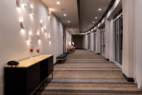 Holiday Inn & Suites Orlando International Drive South