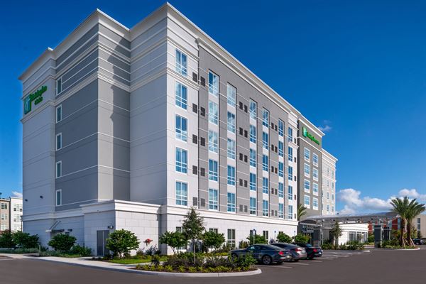 Holiday Inn & Suites Orlando International Drive South