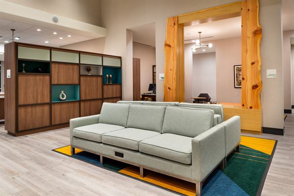 Holiday Inn & Suites Orlando International Drive South