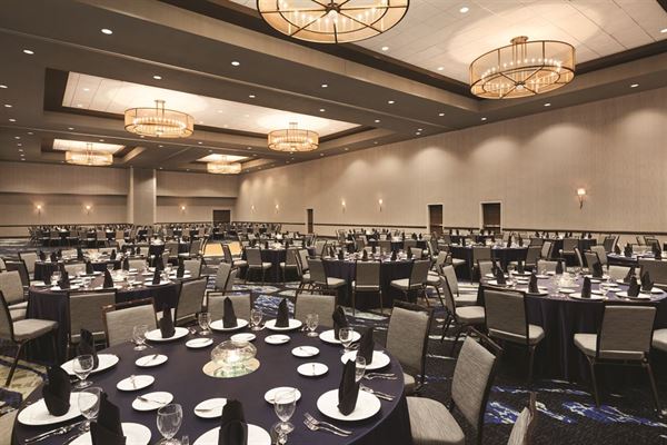 Embassy Suites San Antonio Brooks Hotel & Spa