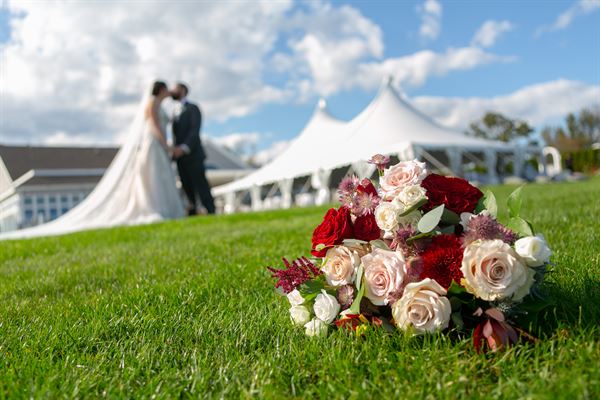 White Cliffs Country Club