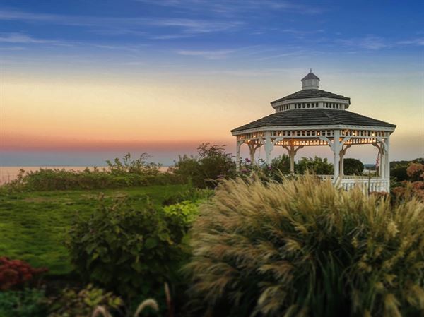 White Cliffs Country Club