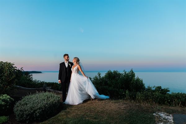 White Cliffs Country Club