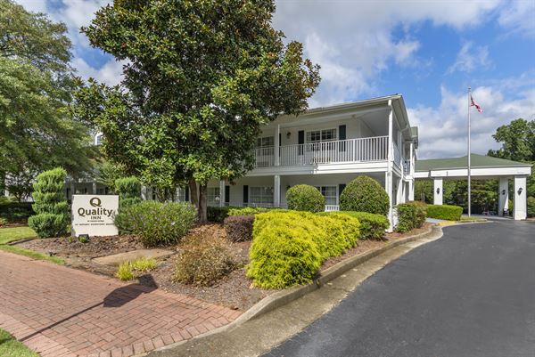 Quality Inn Fayetteville near Historic Downtown Square