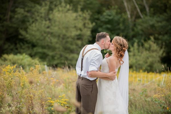 Kiss the Bride Wedding Photography