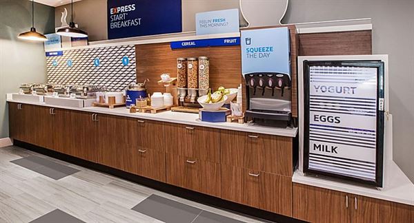 Holiday Inn Express & Suites Portland