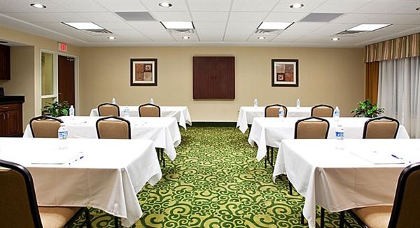 Holiday Inn Express & Suites Portland