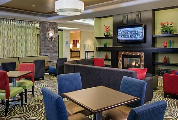 Holiday Inn Express & Suites Saginaw