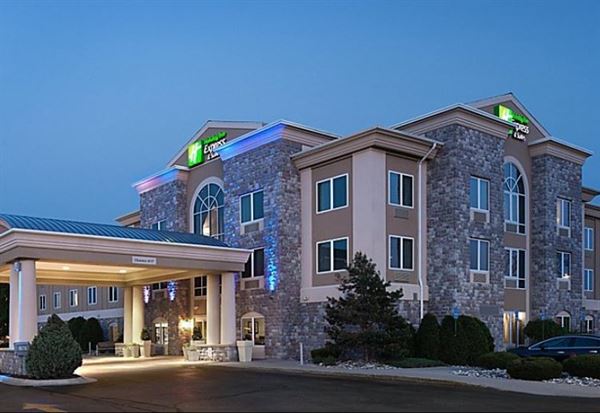 Holiday Inn Express & Suites Saginaw